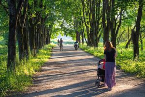Wandern mit Kinderwagen: Darauf sollte man achten